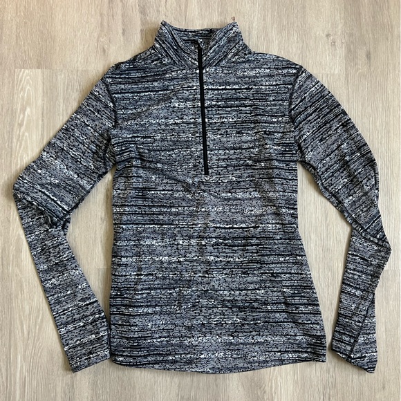 Nike Tops - Nike Dri-Fit Black and White Static Print Zip Pullover long sleeve